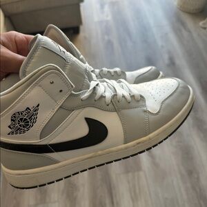Nike white grey 1 air Jordan size 10.5